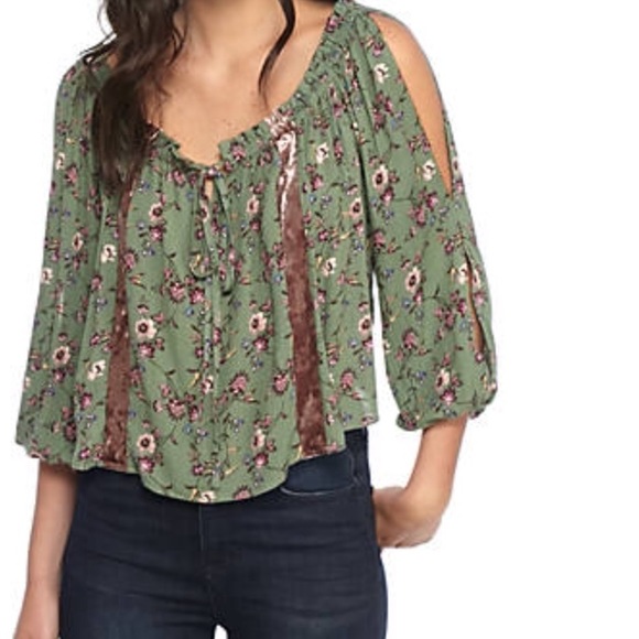 NEW PEASANT TOP - Picture 3 of 3